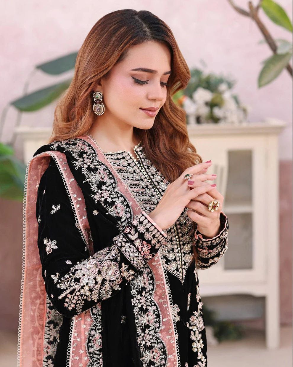 ANEELAS- 3PC LAWN EMBROIDERED SHIRT WITH SLUB MUNAAR DUPATTA AND TROUSER -DPC-4251