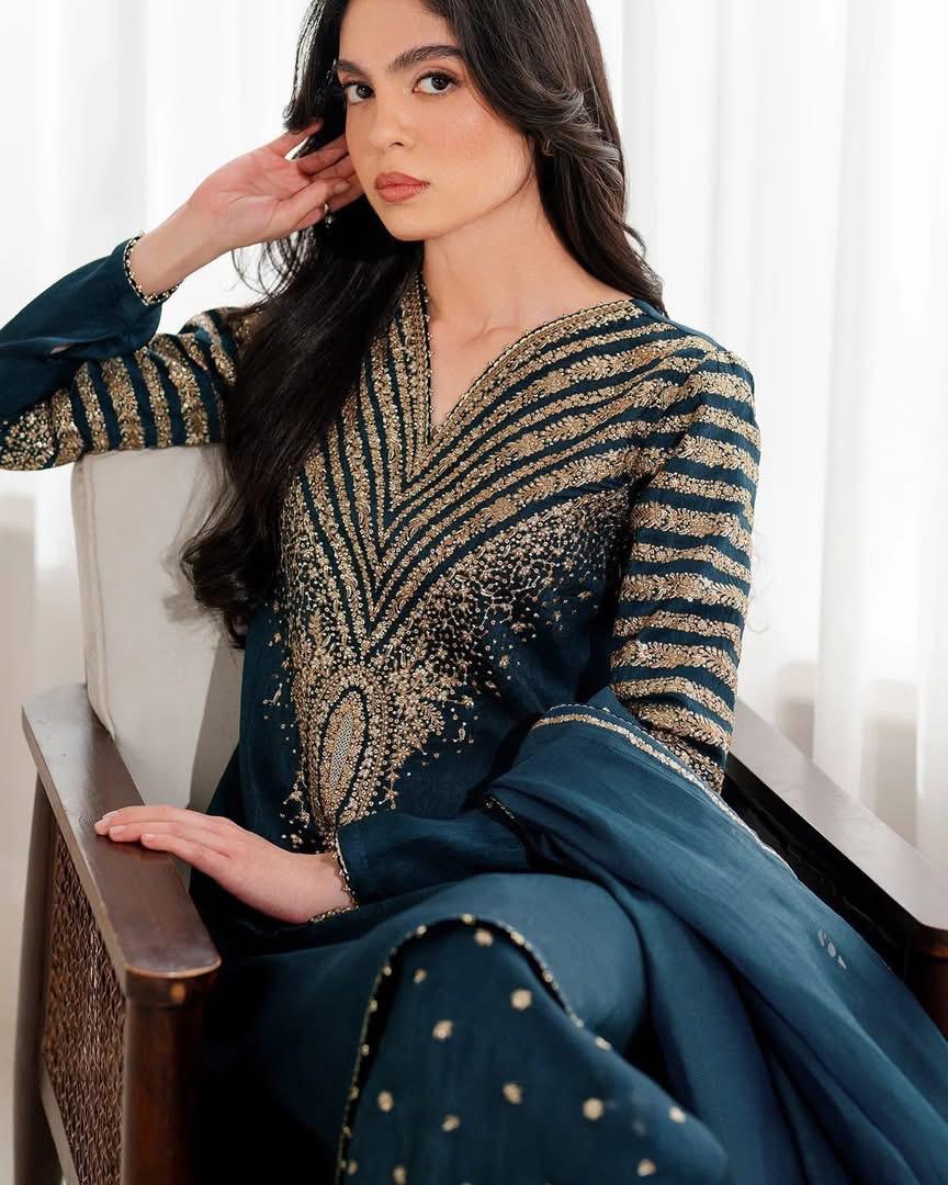 JAZMIN- 3PC LAWN EMBROIDERED SHIRT WITH CHIFFON EMBRIODERED DUPATTA AND EMB TROUSER-DPC-3289