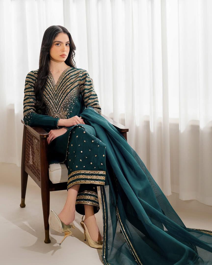 JAZMIN- 3PC LAWN EMBROIDERED SHIRT WITH CHIFFON EMBRIODERED DUPATTA AND EMB TROUSER-DPC-3290