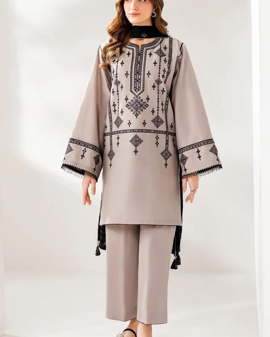 JAZMIN- 3PC LAWN  EMBROIDERED SHIRT WITH BAMBER CHIFFON EMBROIDERED DUPATTA AND TROUSER-DPC-3643