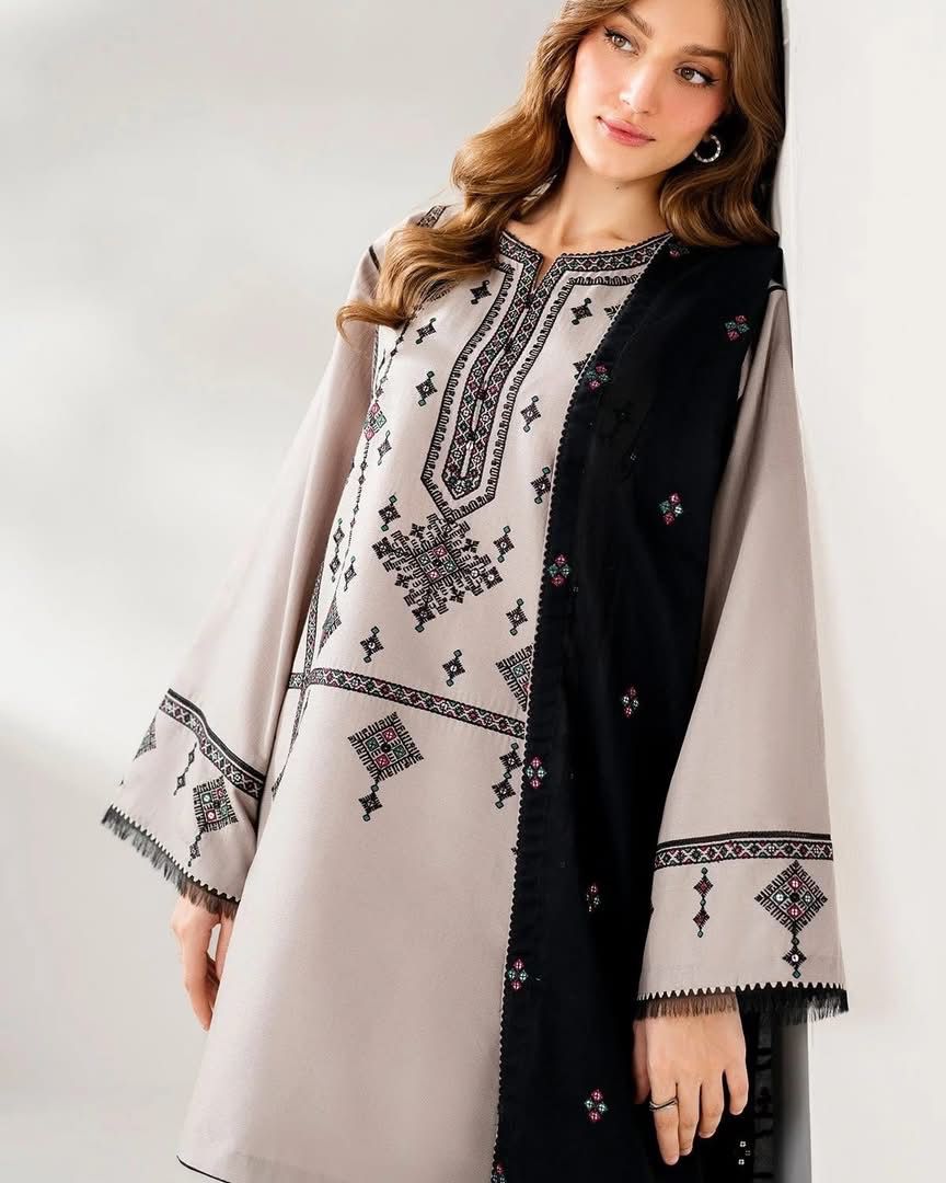 JAZMIN- 3PC LAWN  EMBROIDERED SHIRT WITH BAMBER CHIFFON EMBROIDERED DUPATTA AND TROUSER-DPC-3643