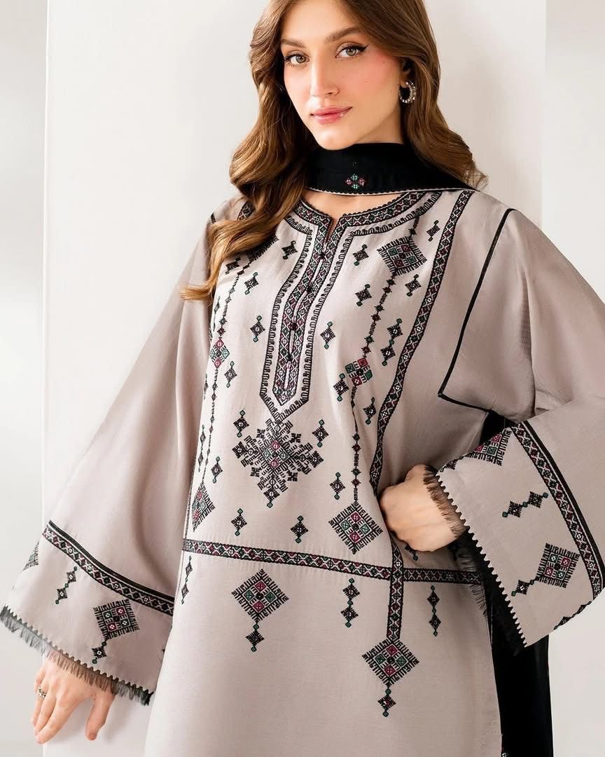 JAZMIN- 3PC LAWN  EMBROIDERED SHIRT WITH BAMBER CHIFFON EMBROIDERED DUPATTA AND TROUSER-DPC-3643