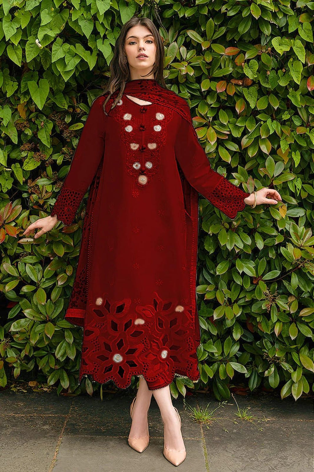 ‎‎‎‎‎MUSHQ- 3PC LAWN EMBROIDERED SHIRT WITH SLUB MUNNAR PRINTED DUPATTA AND TROUSER-DPC-3782