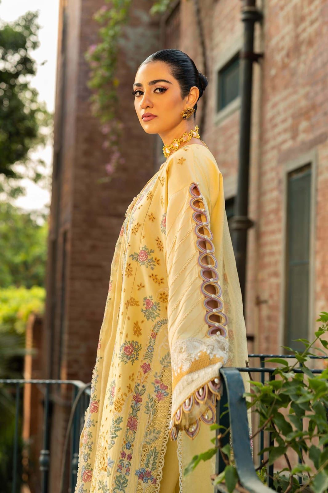 ‎MAHNUR-3PC LAWN EMBROIDERED SHIRT WITH KHAADI NET EMBROIDERED DUPATTA AND TROUSER -DPC-4657