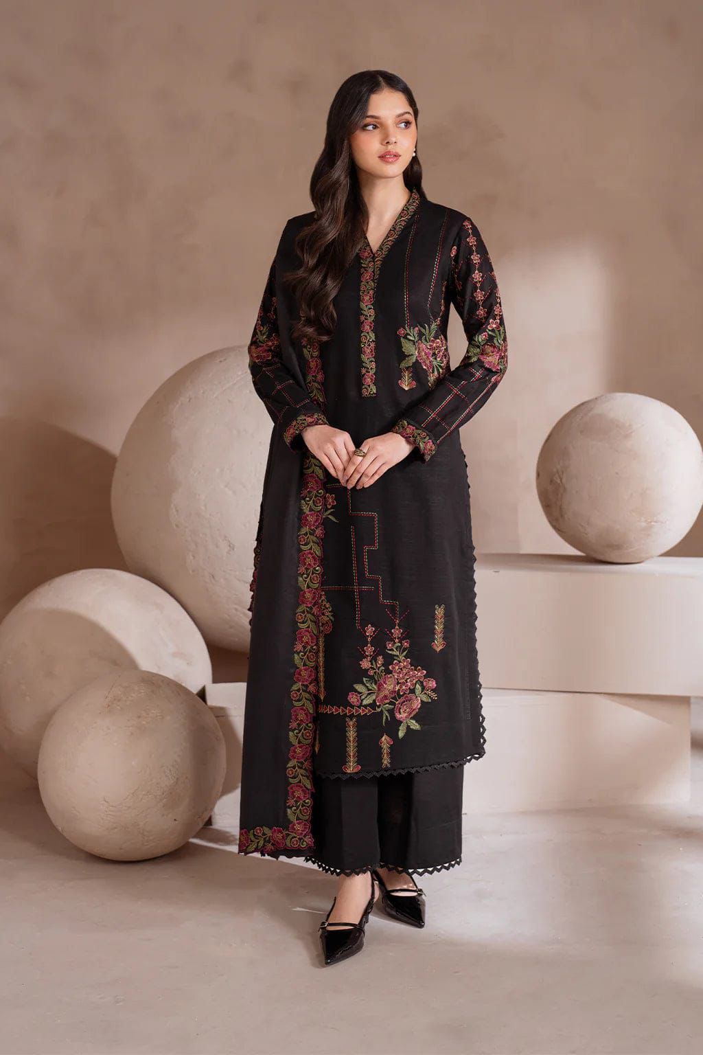 ‎IZNIK-3PC LAWN EMBROIDERED SHIRT WITH CHIFFON EMBROIDERED DUPATTA AND TROUSER-DPC-4630