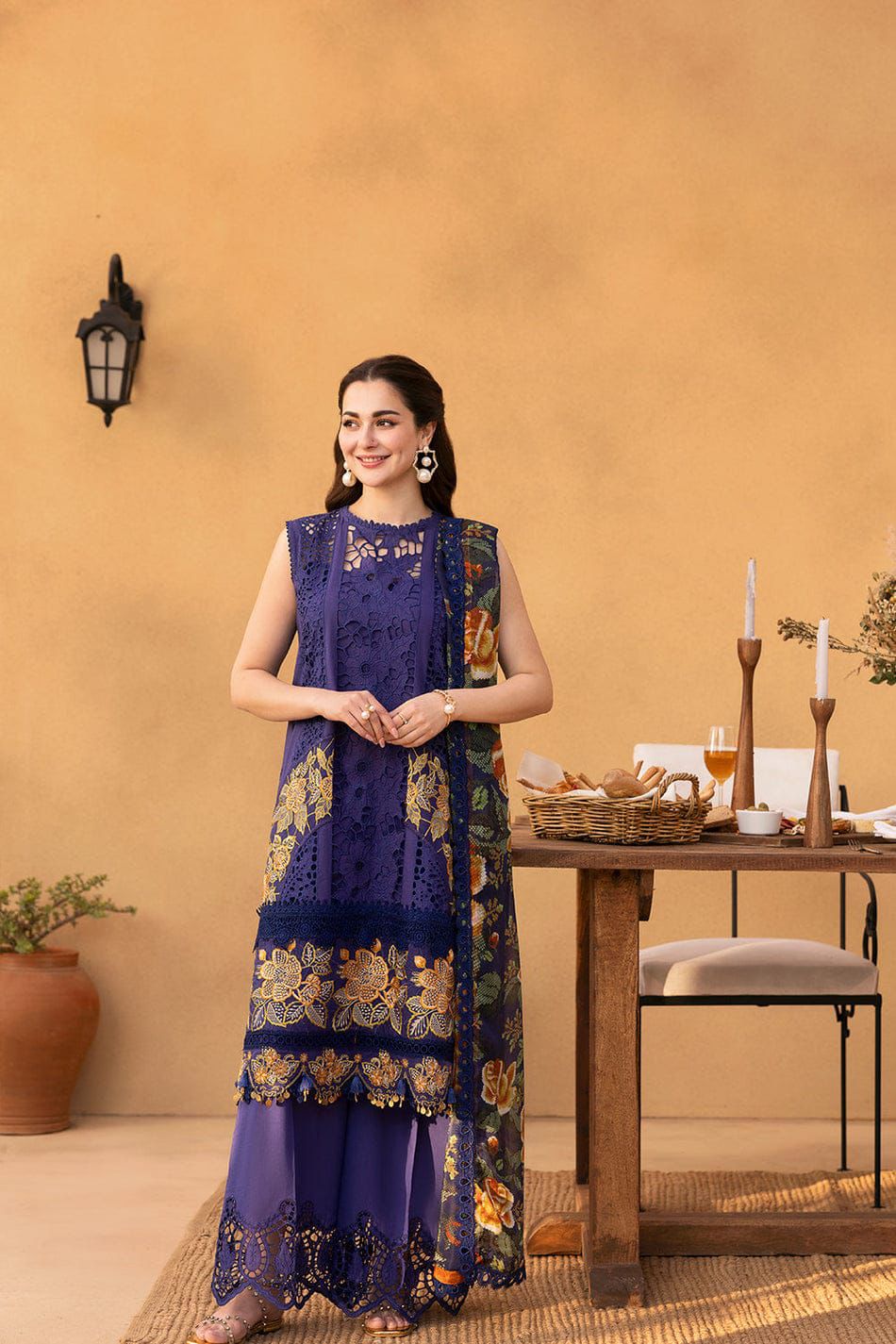 ‎QALAMQAR-3PC LAWN EMBROIDERED SHIRT WITH CHIFFON PRINT DUPATTA AND TROUSER-DPC-4693