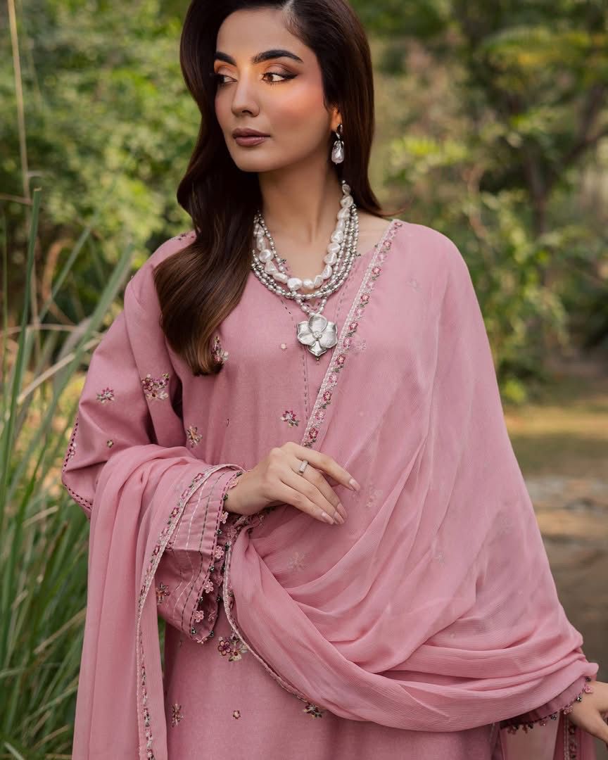 BATIK-3PC LAWN EMBROIDERED SHIRT WITH CHIFFON EMBROIDERED DUPATTA AND TROUSER-DPC-4755